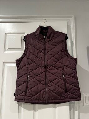 Free Country Women's Quilted Vest in Plum